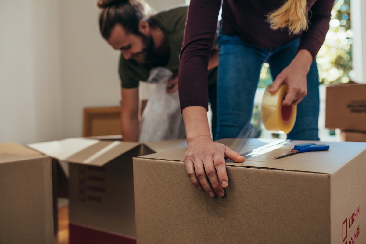 How to pack boxes when moving home