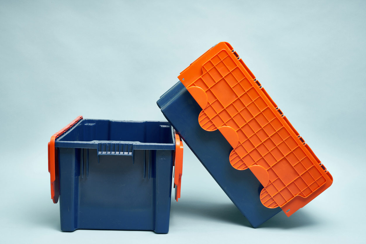 Plastic stacking moving crates